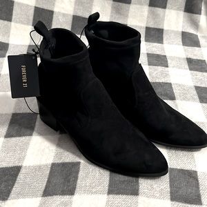 NWT F21 Booties